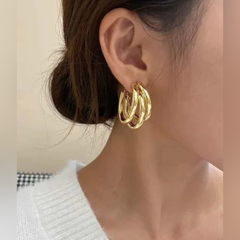 💋 NWOT Minimalist Cuff Triple Hoop Statement Earrings - gold